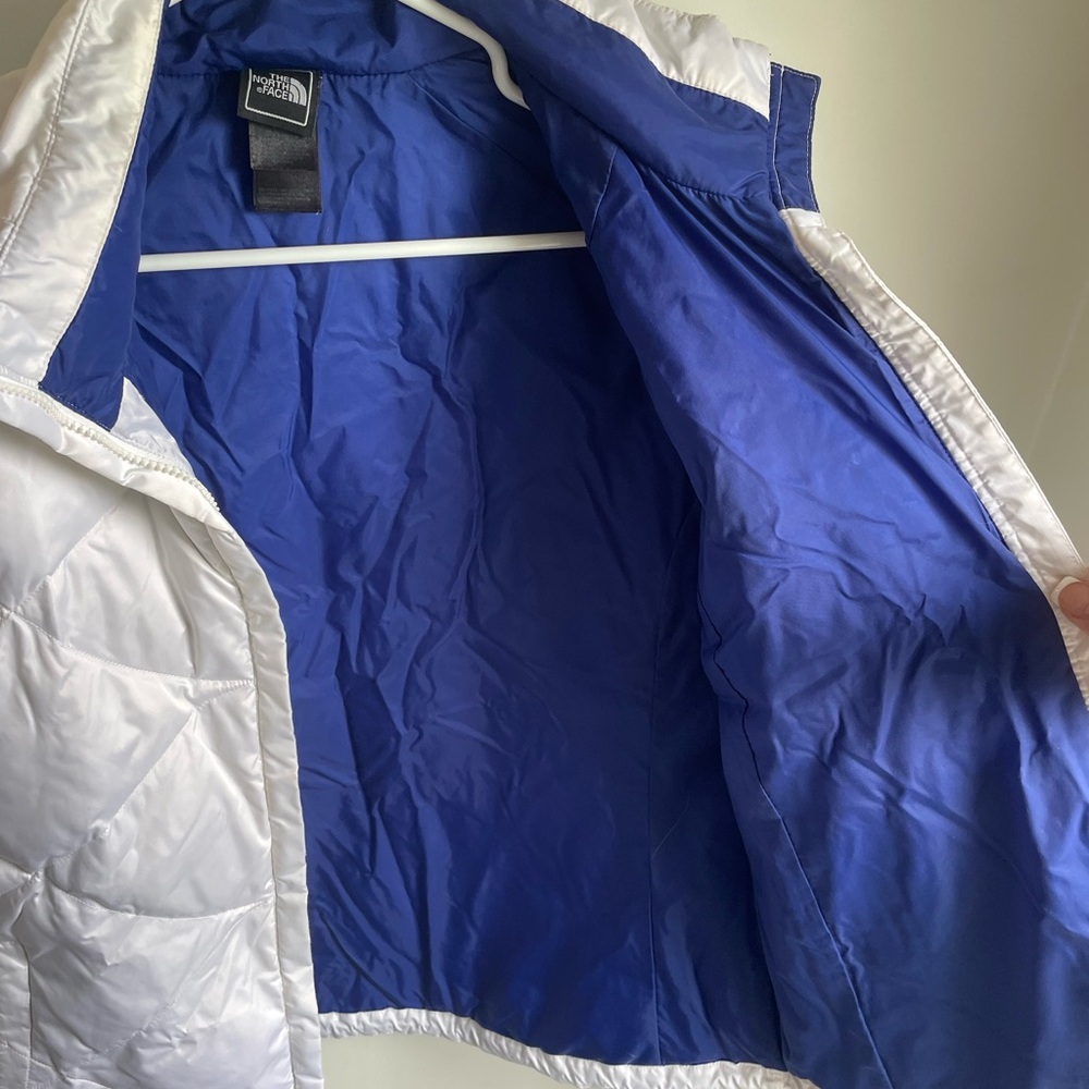 Northface 550 Downfill Puffer Coat White with Blue Lining Winter Women’s Large - Picture 7 of 8